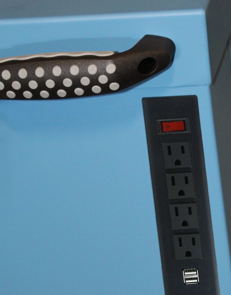 PRO SERIES - 10 DRAWER ROLLING TOOL CABINET - Image 3