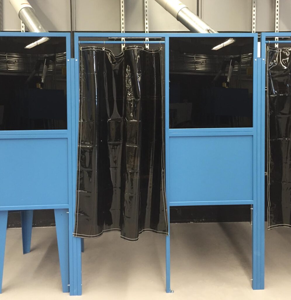 WELDING BOOTH - WINDOW FRONT / FREE STANDING - Image 3