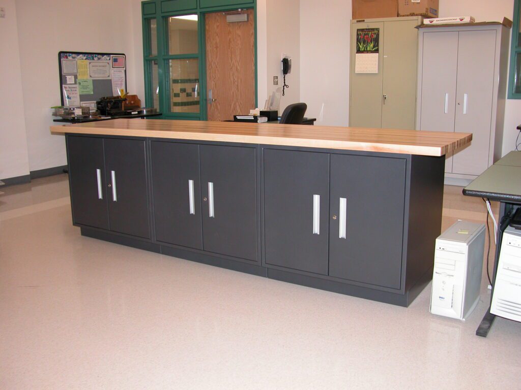 CBL-120-3 WALL WORKBENCH - Image 3